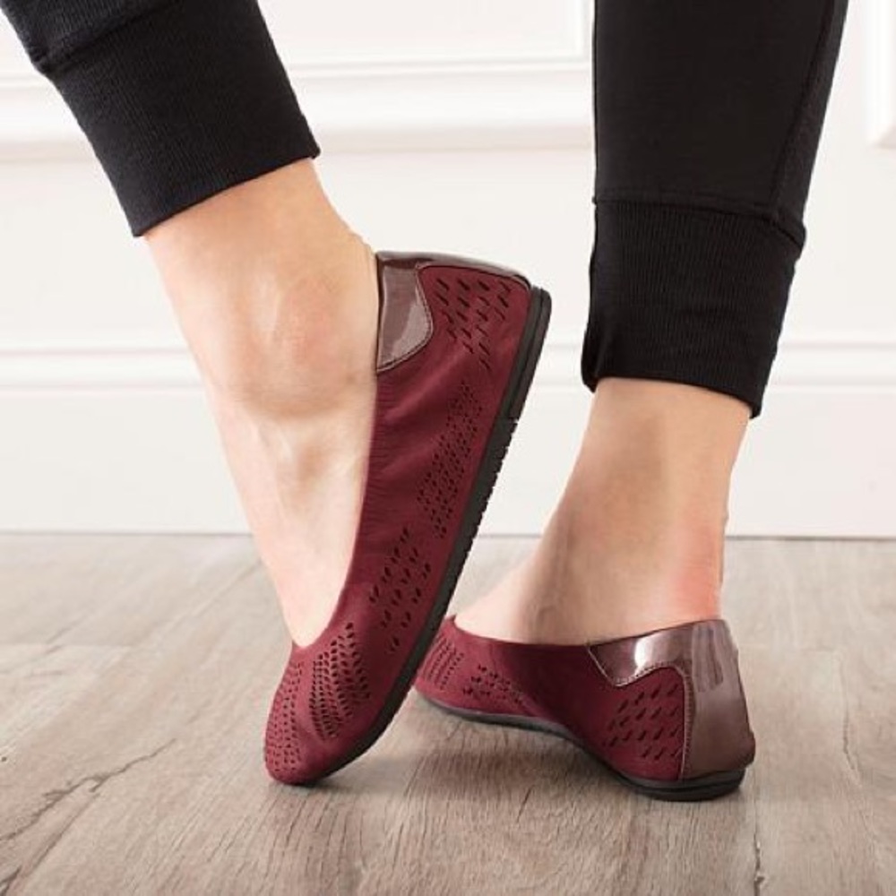 NWOT Foot Petals Laser Perf Suede Ballet Flats